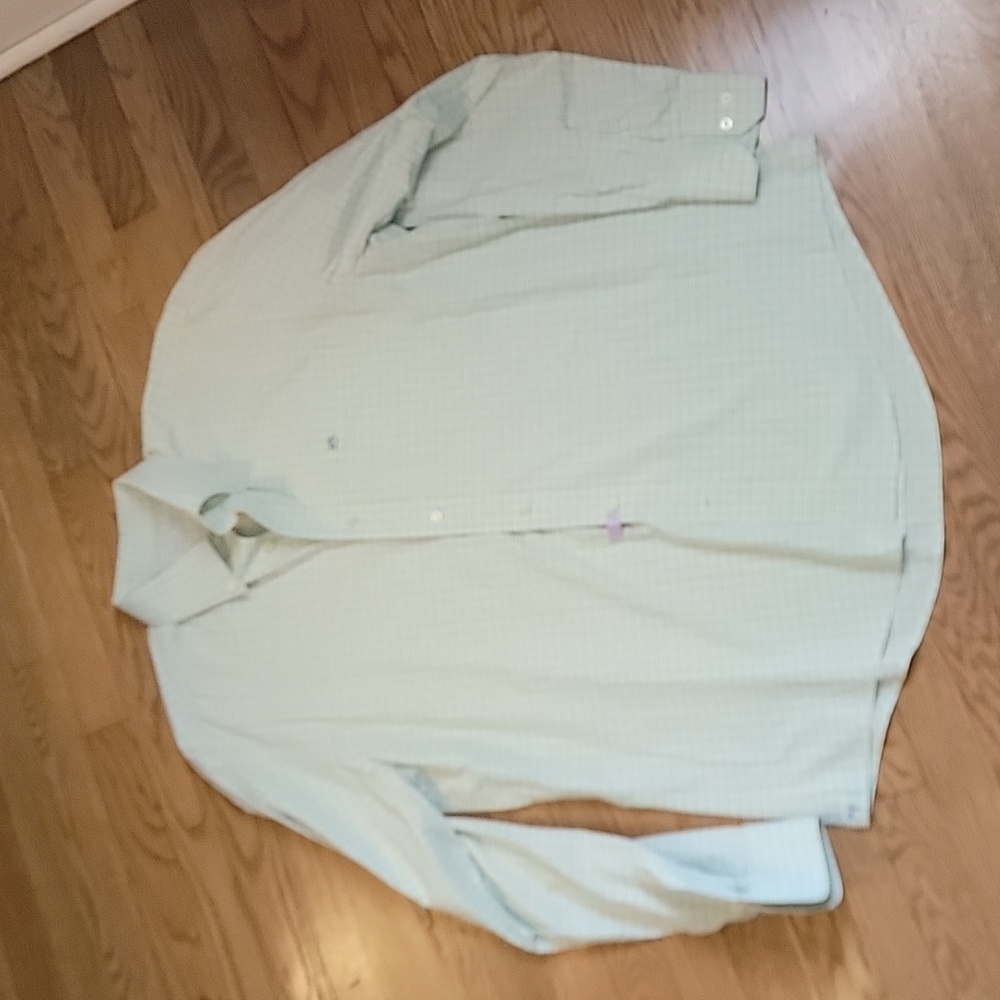 Perfect for fall Southern Tide cotton button down green and blue plaid size L